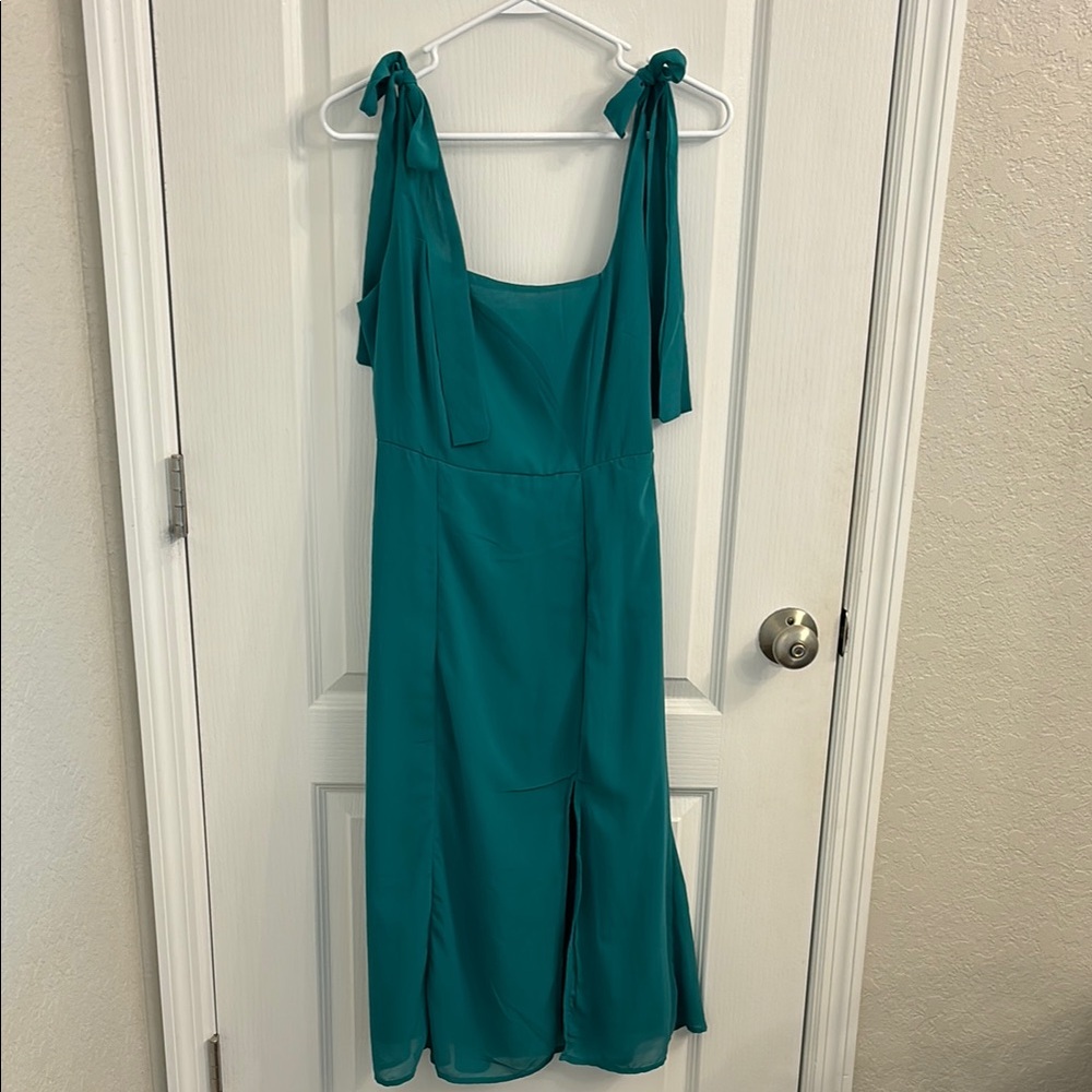 Elegant Teal Sleeveless Dress